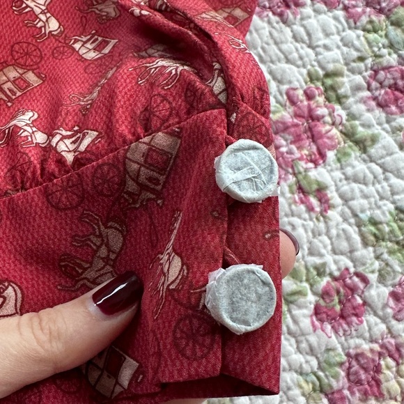 Coach Horse & Carriage Print Tie Neck Blouse Size 2 100% Silk NEW - Picture 8 of 10